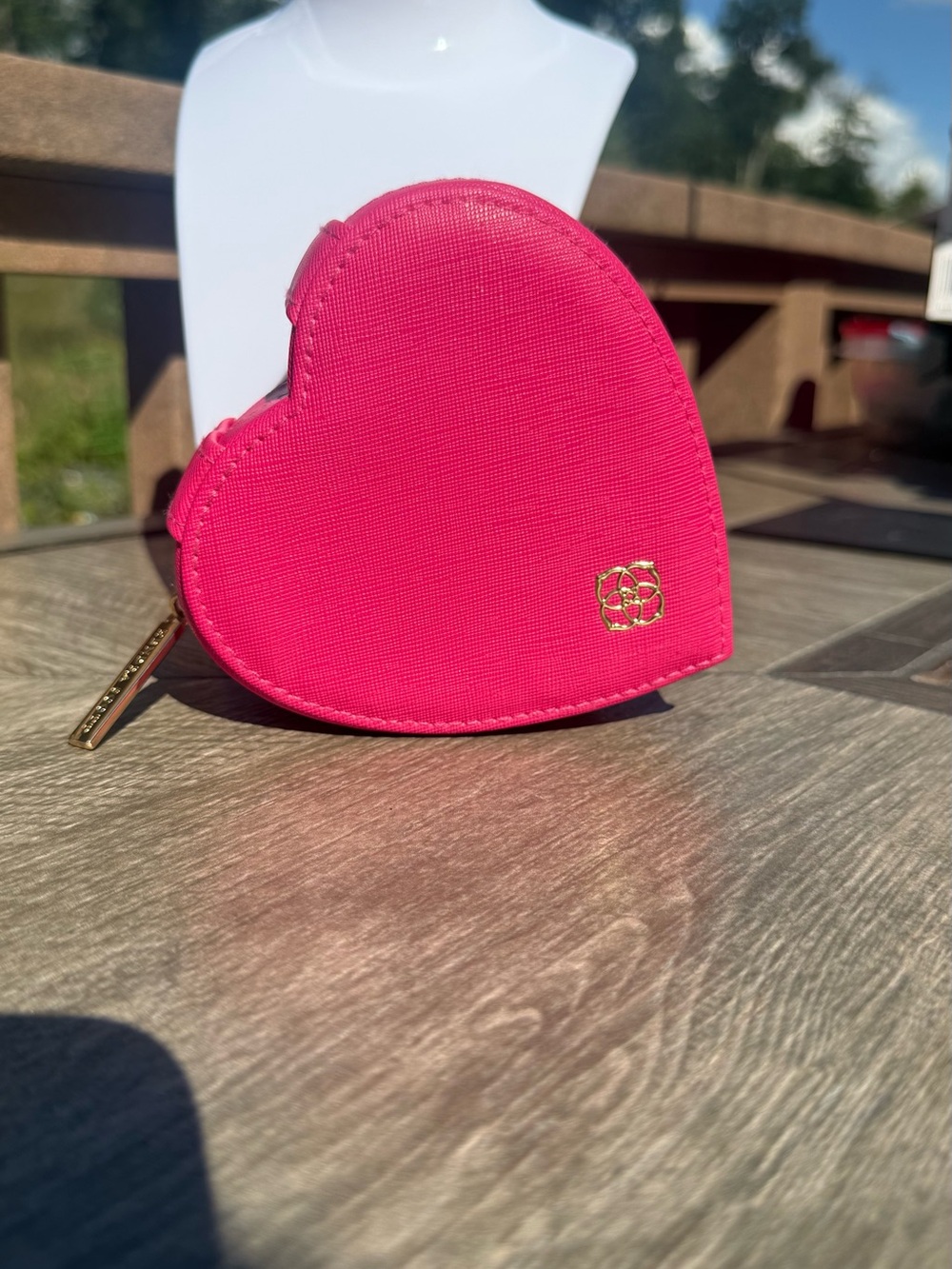 NWOT Kendra Scott Heart Jewelry Box Travel Hot Pink with Gold Accent